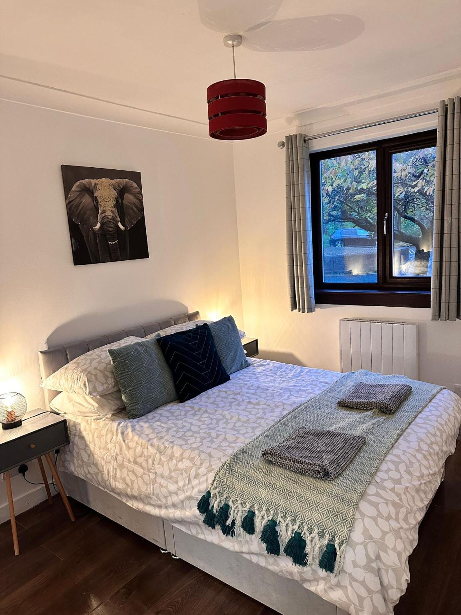 Brightcentral Apartment With Parking Glasgow Kültér fotó